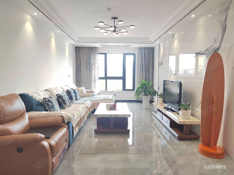 送40平米平台威廉公馆三室两厅两卫精装修产权清晰