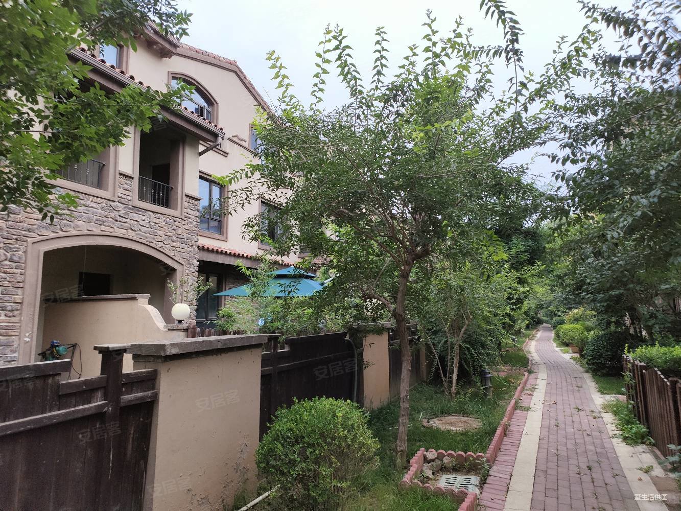 北京东大厂潮白河孔雀城联排别墅南北院子带地下室露台阳台省税费