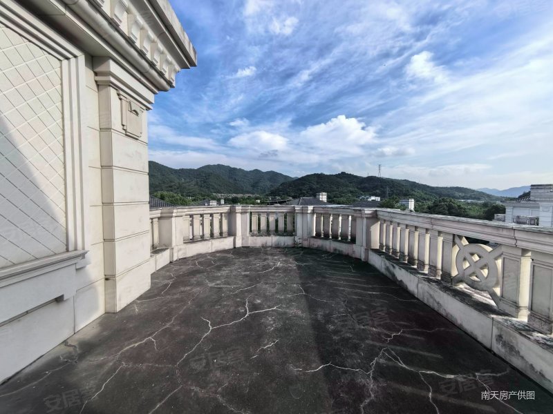 御景湾 独栋大宅 法式干挂 传承经典 纯白坯 看房方便