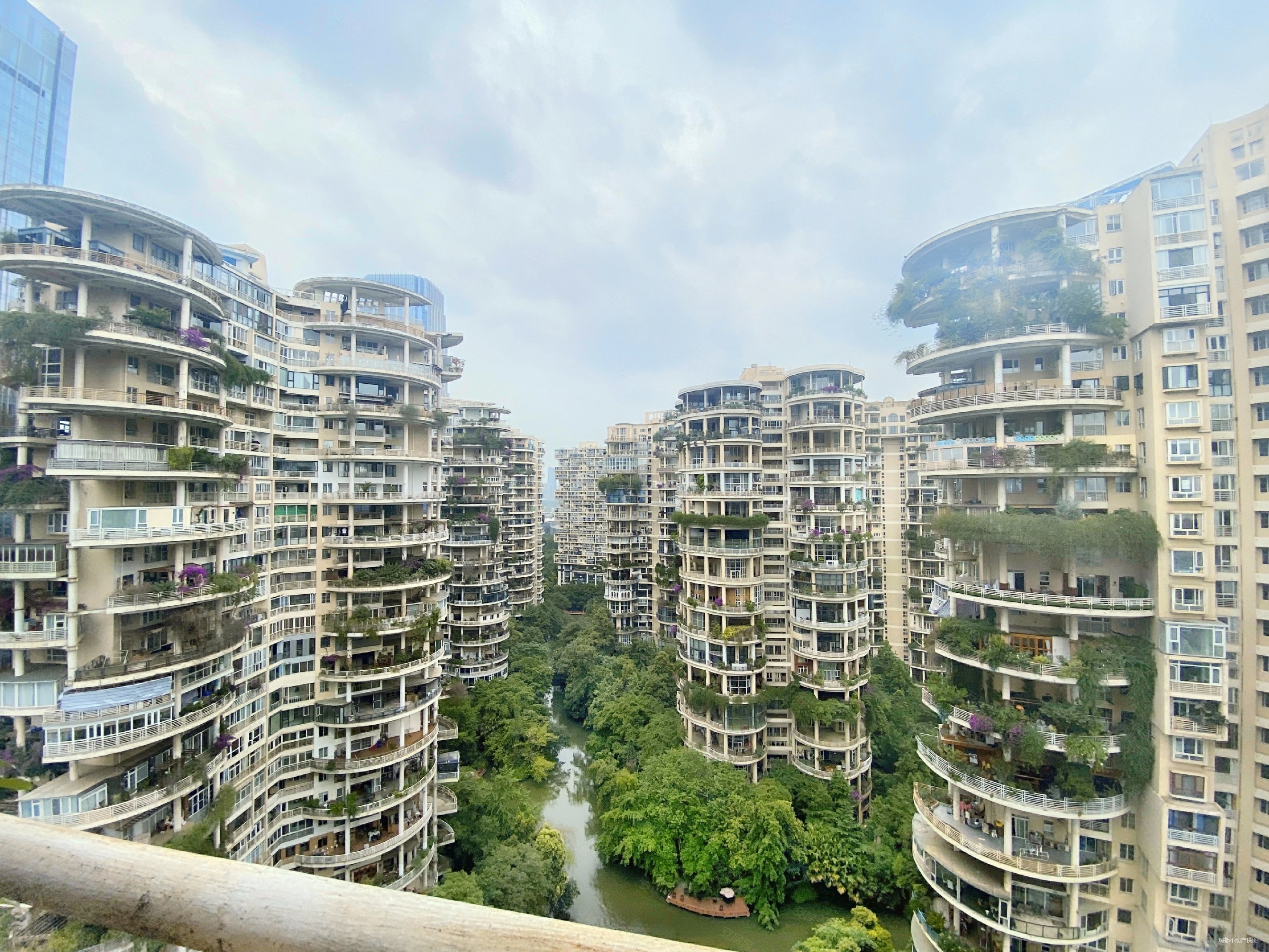 成都房产网>成都二手房>高新区二手房>世纪城二手房>天鹅湖花园>