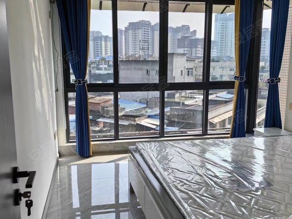 乐山夹江街心花园滨江第一城滨江新区的大两房 位置好 下楼就逛公园