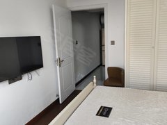 温岭城东温岭万象城东湖轩景园，一室一卫，精装修月租1500元出租房源真实图片