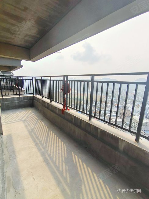 龙鼎花园电梯四房双阳台南北通透