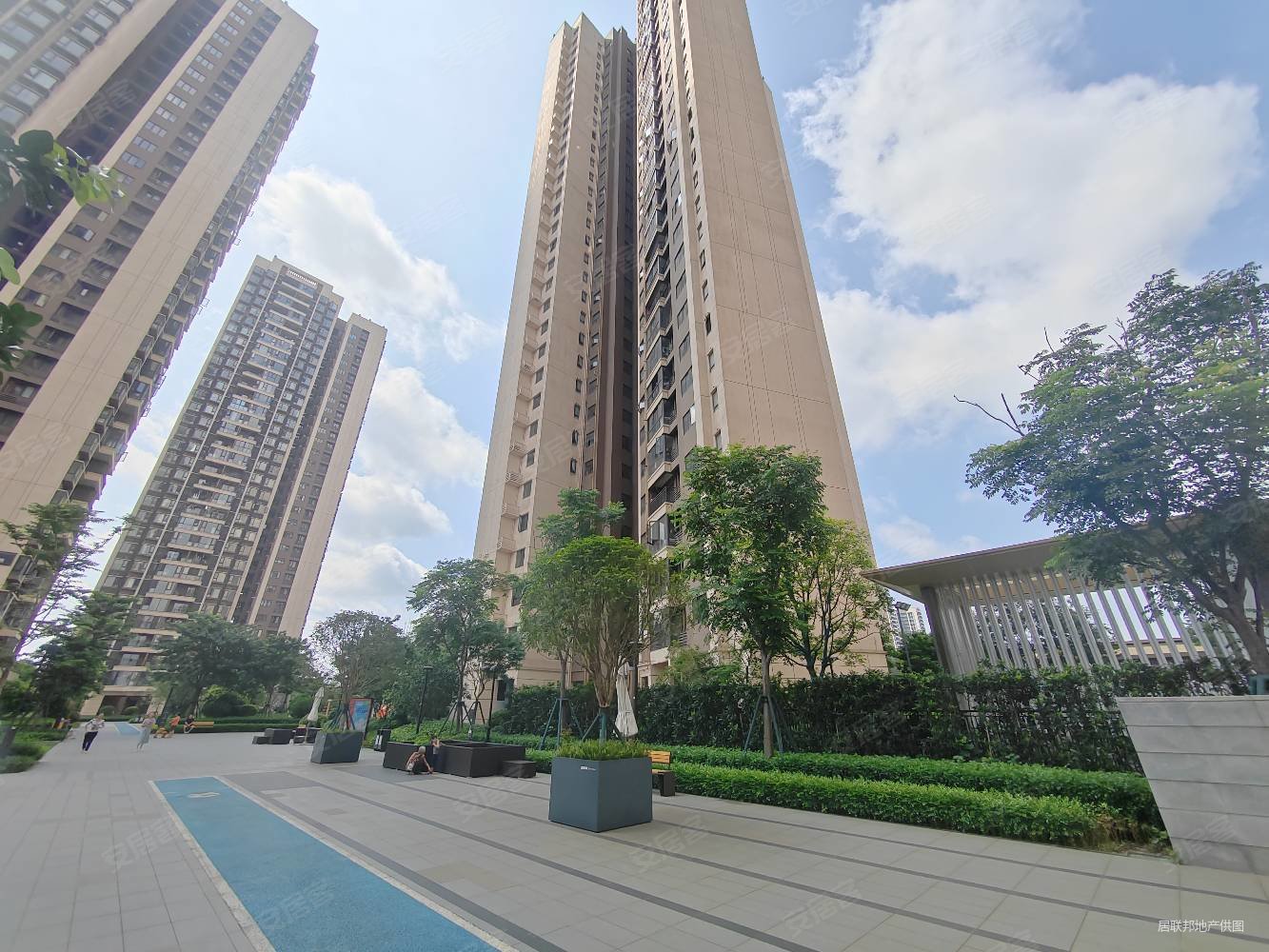 柳州万科城3室2厅2卫102.01㎡南北80万