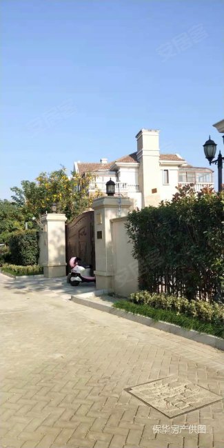 绿地21城b区(别墅)4室2厅3卫180㎡南433万