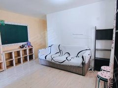 北京朝阳望京望京租房，适合一家人住，可月付免押金6开头电梯两居，安全靠谱出租房源真实图片