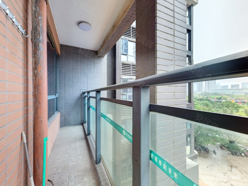 宝体地铁口南北通透四房,君逸世家参考价以下300万,10xx