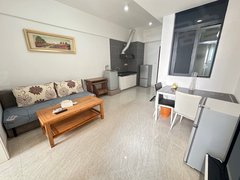 江海广场舒适单身公寓一房一厅  价格美丽靓户型拎包入住。