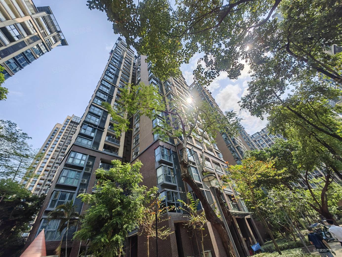 竹村地铁口500米,招商澜园顶层复式,自住装修,诚心出售!