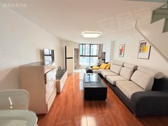 上海宝山顾村7号线刘行地铁站200米！龙湖商场精装LOFT公寓两房一厅出租房源真实图片