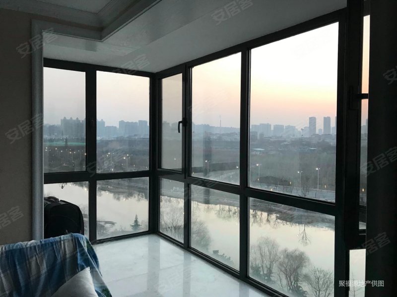 浐灞半岛碧水澜庭a4区 3室2厅 电梯房 精装修 居家自住