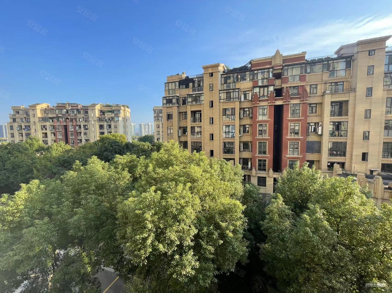 保集外滩188平豪装4房带车位南北通透南北阳台