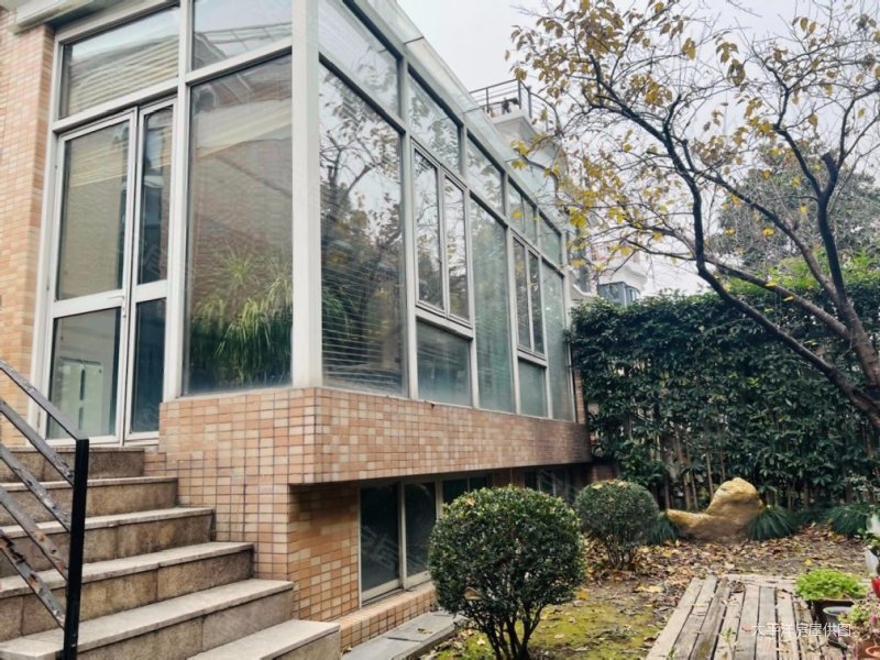 业主诚售,圣陶沙花园(别墅)二手房,1380万,4室3厅,3卫,198平米-上海