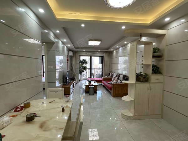 体育公园租房,万达御湖公馆 2室2厅1卫 精装修 配套齐全 电梯房,厚街