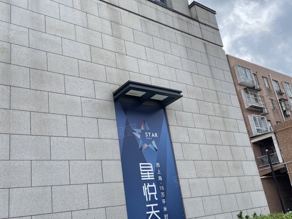 昆山花桥硅湖学院星悦天地近兆丰路地铁站,精装复式2房,拎包入住,有