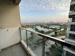 东莞道滘道滘城区摩尔顿产业园公寓出租 大单间带阳台 朝南视野景观好出租房源真实图片