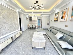 乐山市中翡翠国际翡翠国际二号桥！新天地的标准两室！简单干净可以做到拎包入住！出租房源真实图片