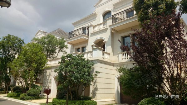 昆明滇池南岸 古滇联排别墅220万起价 周边配套设施齐全