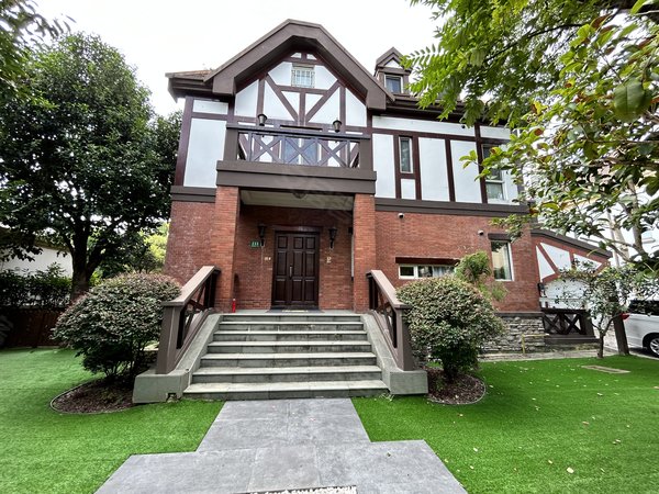 上海浦东碧云云间绿大地(别墅)主营碧云别墅南北区银杏苑!