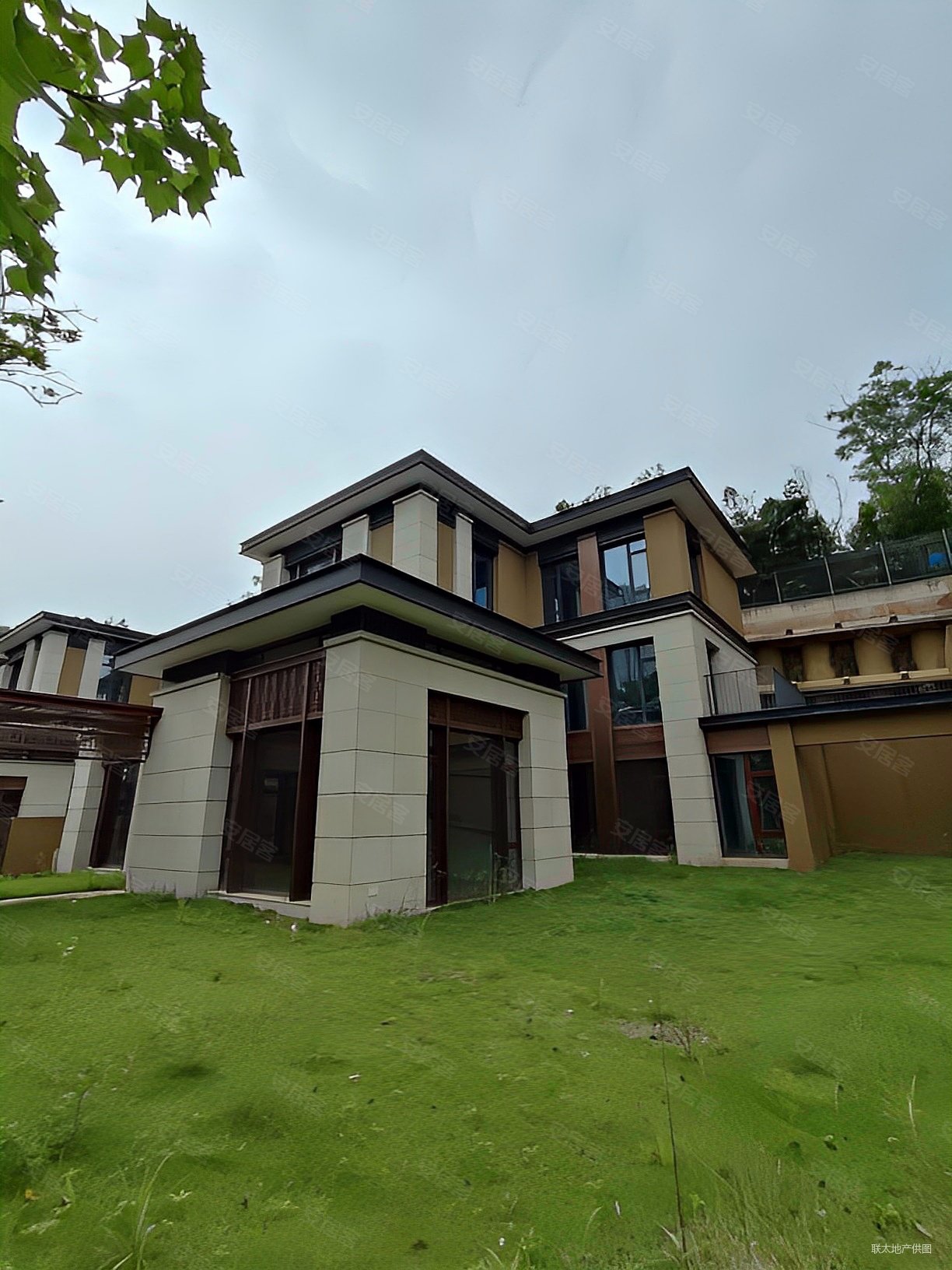 湘江壹号后一期独栋别墅新中式外立面