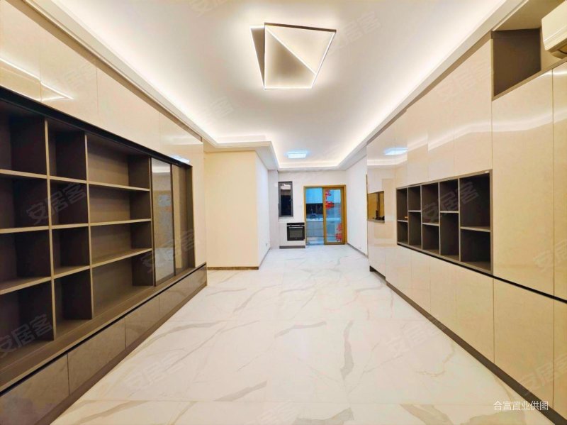 珠江新城 新世界天逸 南北通透 高楼层视野好  楼龄新