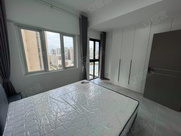 成都龙泉驿西河雄飞生活广场(商住楼)西河地铁口 和房东签合同 随时