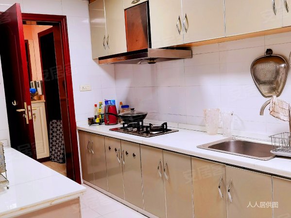 渝北区 金色池塘 三房 110万