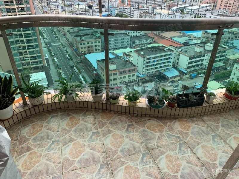 嘉辉豪庭精装小户型采光好交通便利周边配套齐全诚心出售