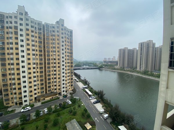 绍兴柯桥柯岩鉴水人家(西区)市场旁 鉴水人家(西区) 3室2厅2卫 看房