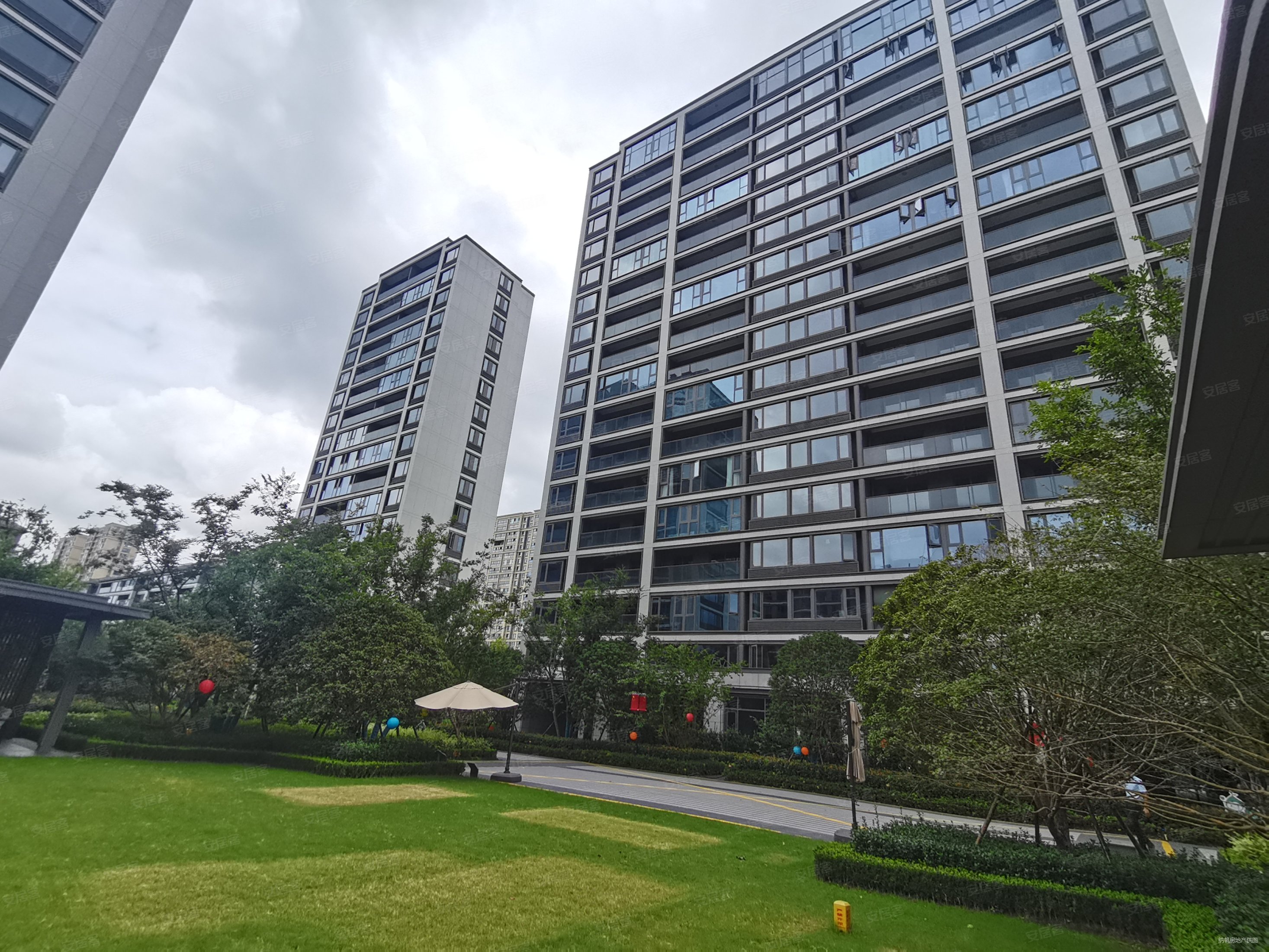 绿城凤鸣云庐3室2厅2卫102.46㎡南北295万