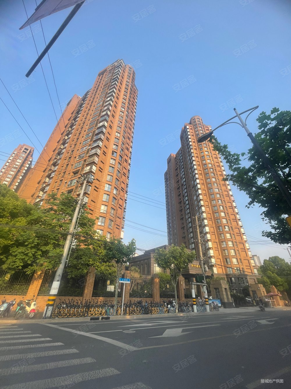 上海房产网>上海二手房>静安二手房>西藏北路二手房>绿洲雅宾利花园