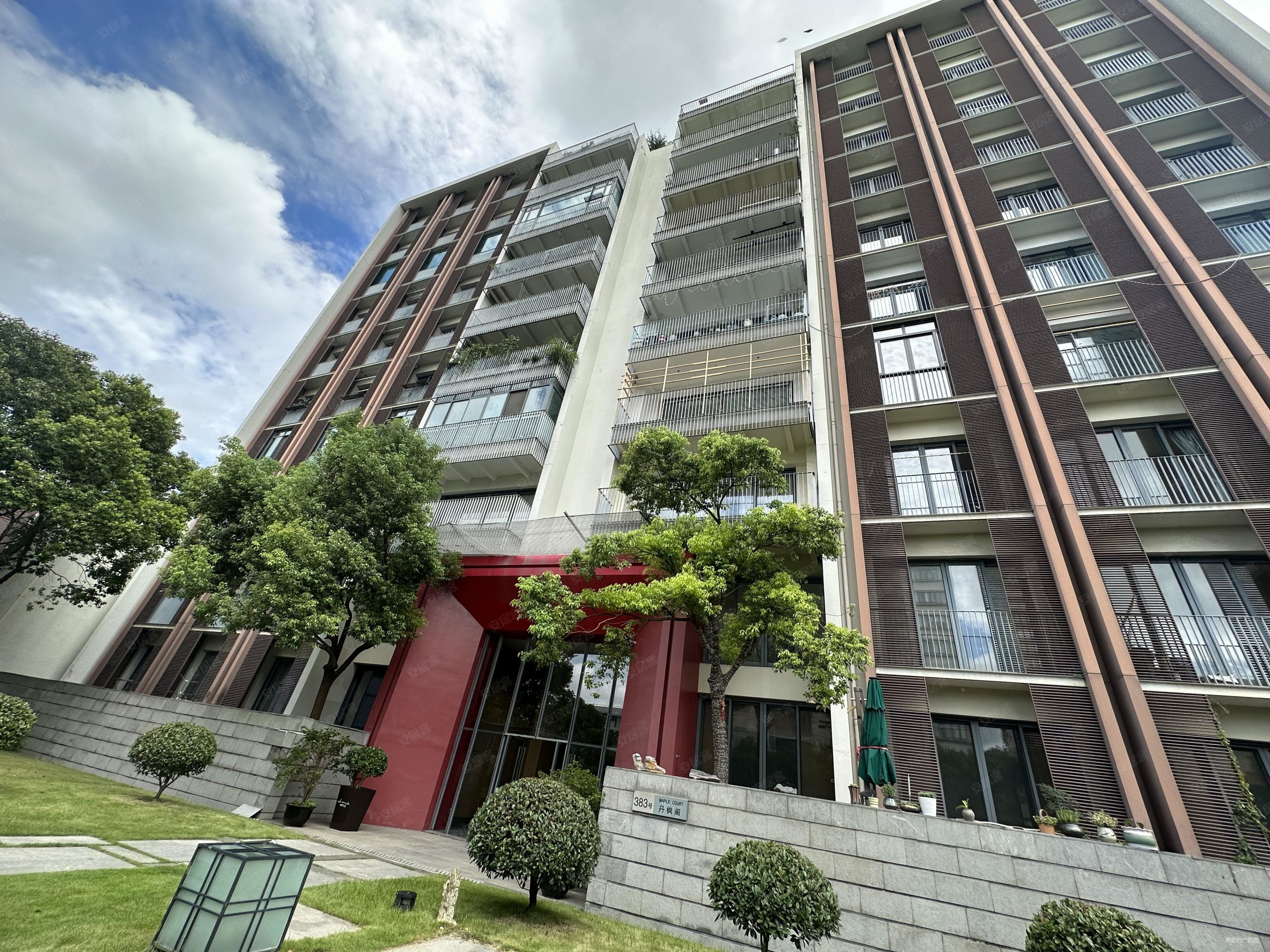 湖畔佳苑(公寓住宅)二手房,2150万,4室2厅,3卫,341平米-上海安居客