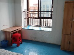 滨湖南丽湾简单装修的合租房室内有空调押一付一可短租