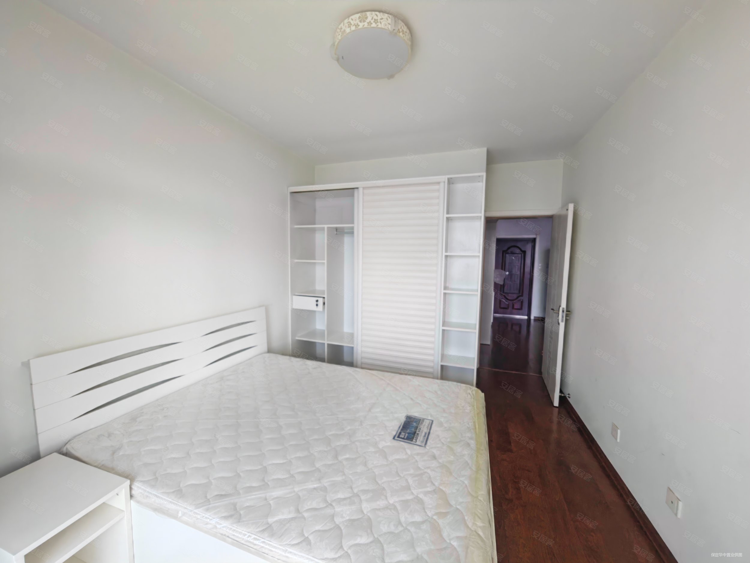 秀兰尚城2室2厅1卫91.58㎡南78万