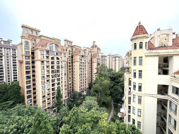 广州增城广园东翡翠绿洲森林半岛房源采光好,南北通透大五房,业主诚意