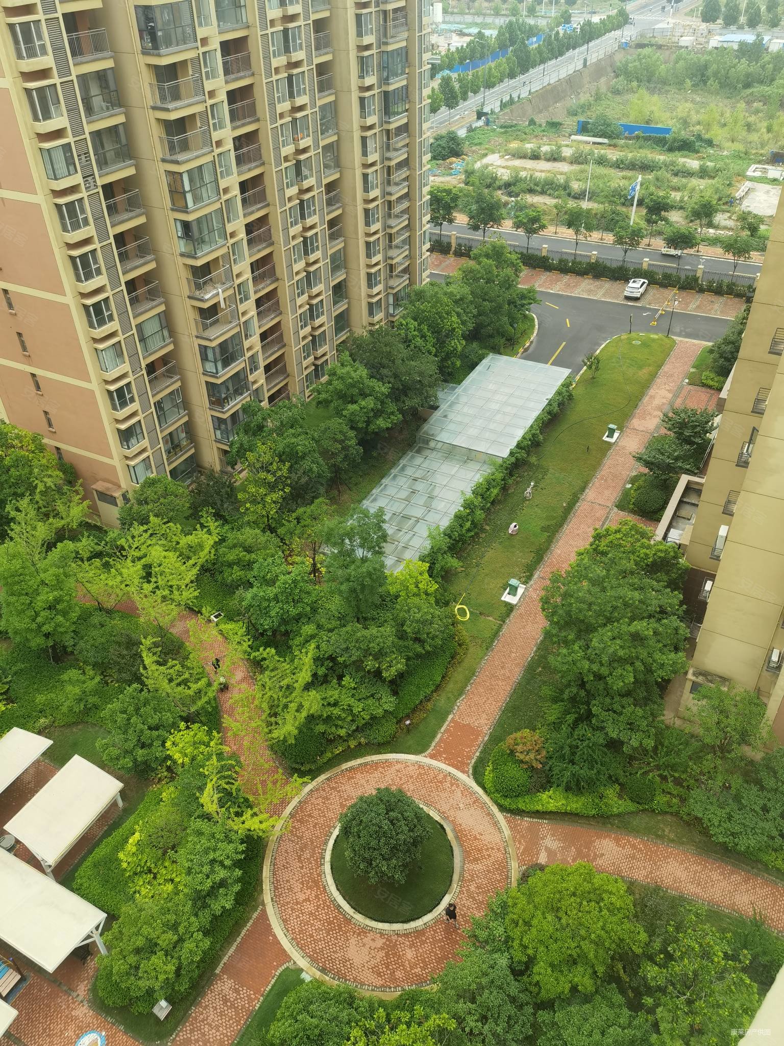 翰林雅苑两室两厅带储藏室地下室中间楼层