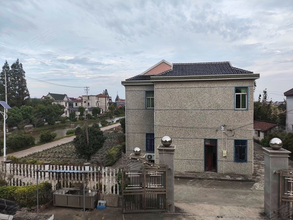 上海崇明陈家陈家镇供销社整租中心镇自建房,环境优美,可种菜,可垂钓