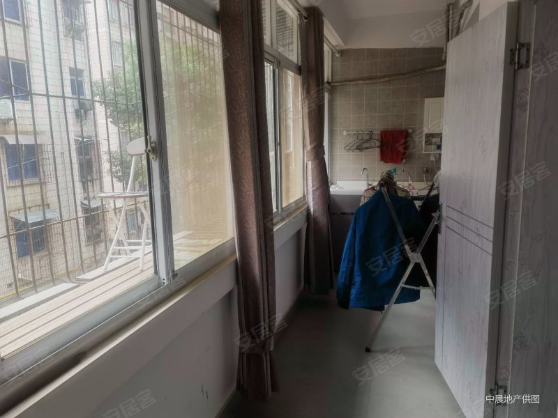 顺外路地铁口洪都新村精装修两房两厅拎包入住