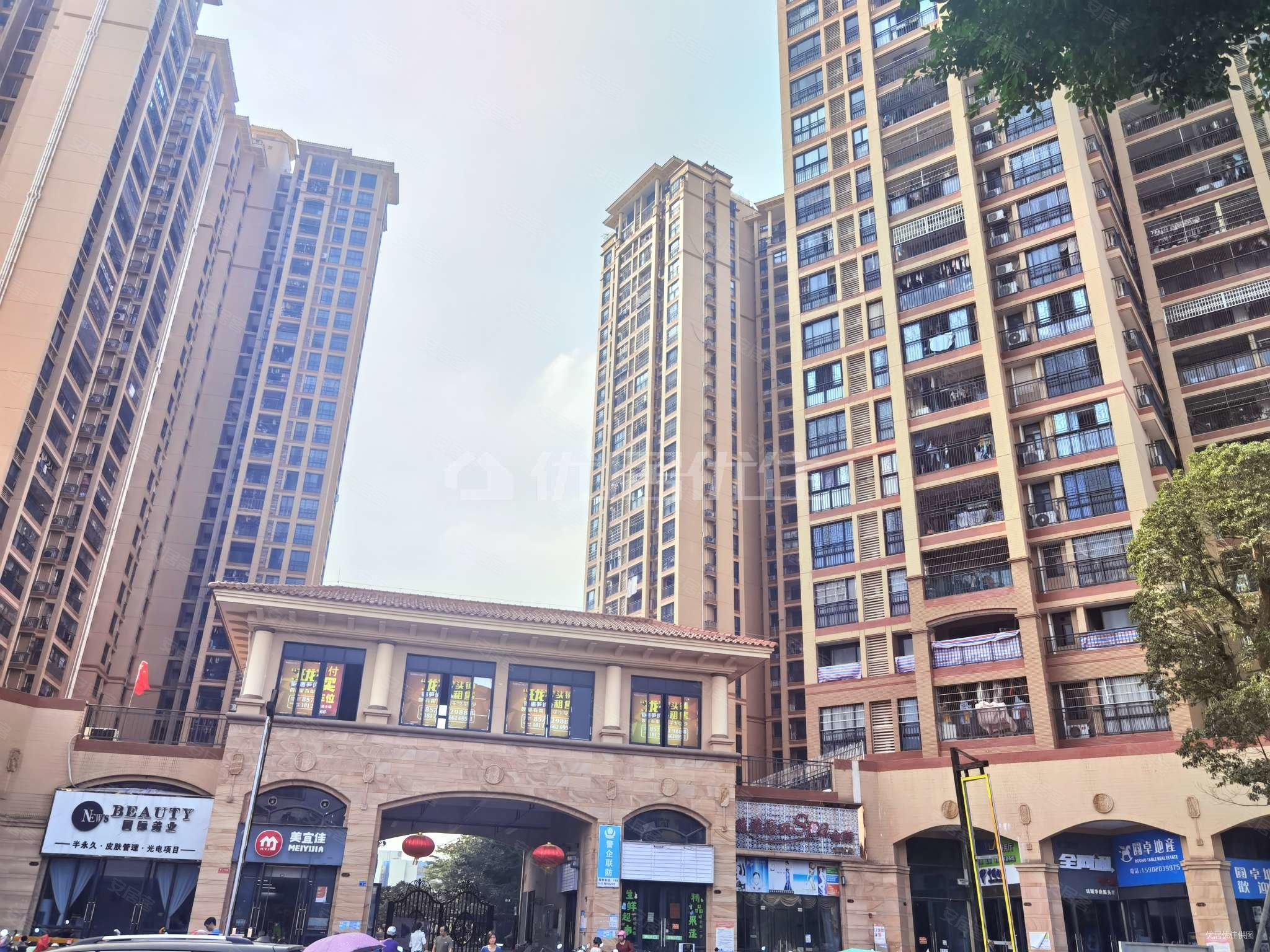 盐步中心地段读省级 成交业主送车位(真实保证)诚意出售,珑耀华府二手