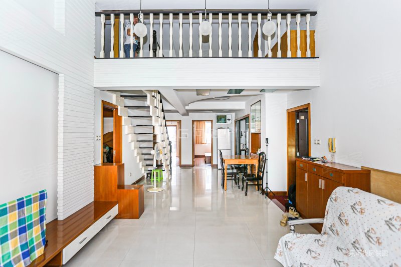 兰庭新天地3室2厅2卫92.2㎡南北195万