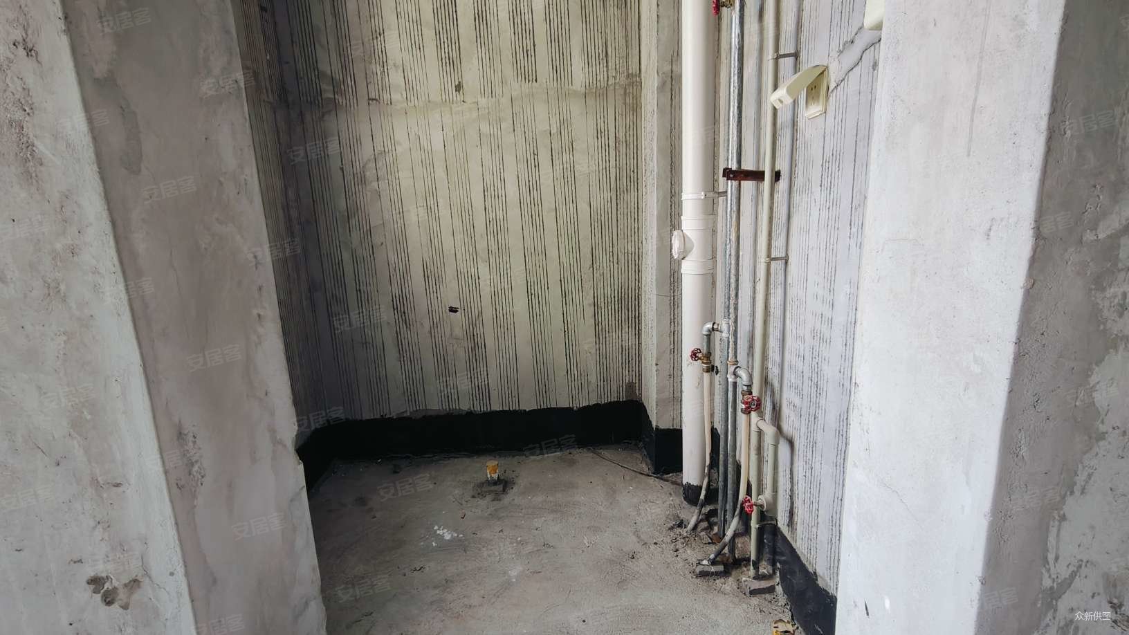 海棠一号院4室3厅3卫135.8㎡南北115万