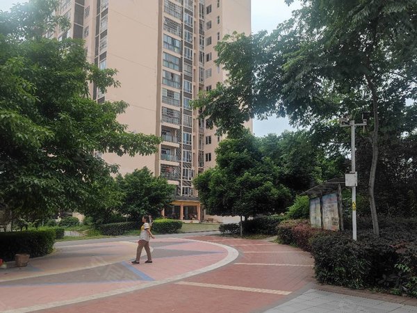 重庆大足大足城区蓝湖国际三甲医院对面 喜欢装修好的来 家电家具齐全