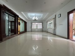 深圳龙岗横岗刚放租 独栋别墅8房4个套房 大花园大露台 商住两用出租房源真实图片