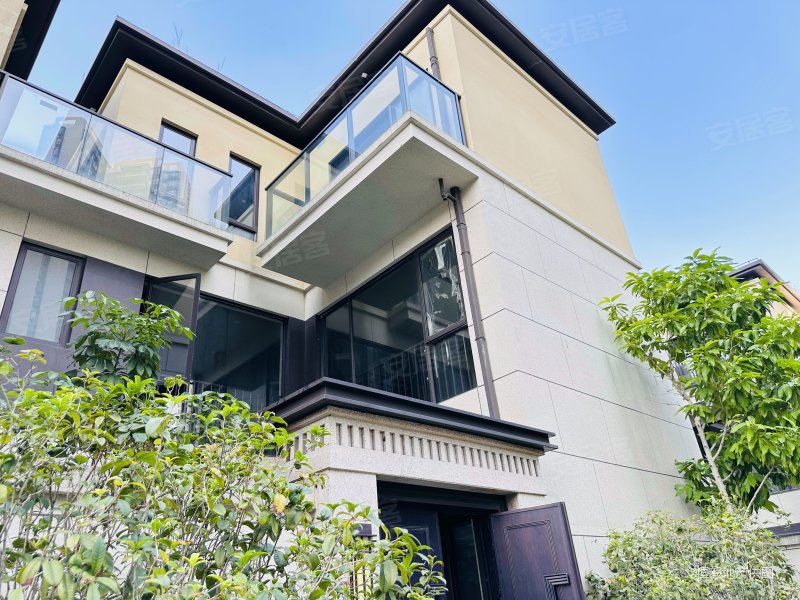 (750万)南城联排边位别墅业主只卖3天 万科翡翠东望别墅