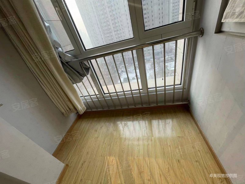 东四环 北京朝阳站姚家园 东风苑5号院 两居室南北80p