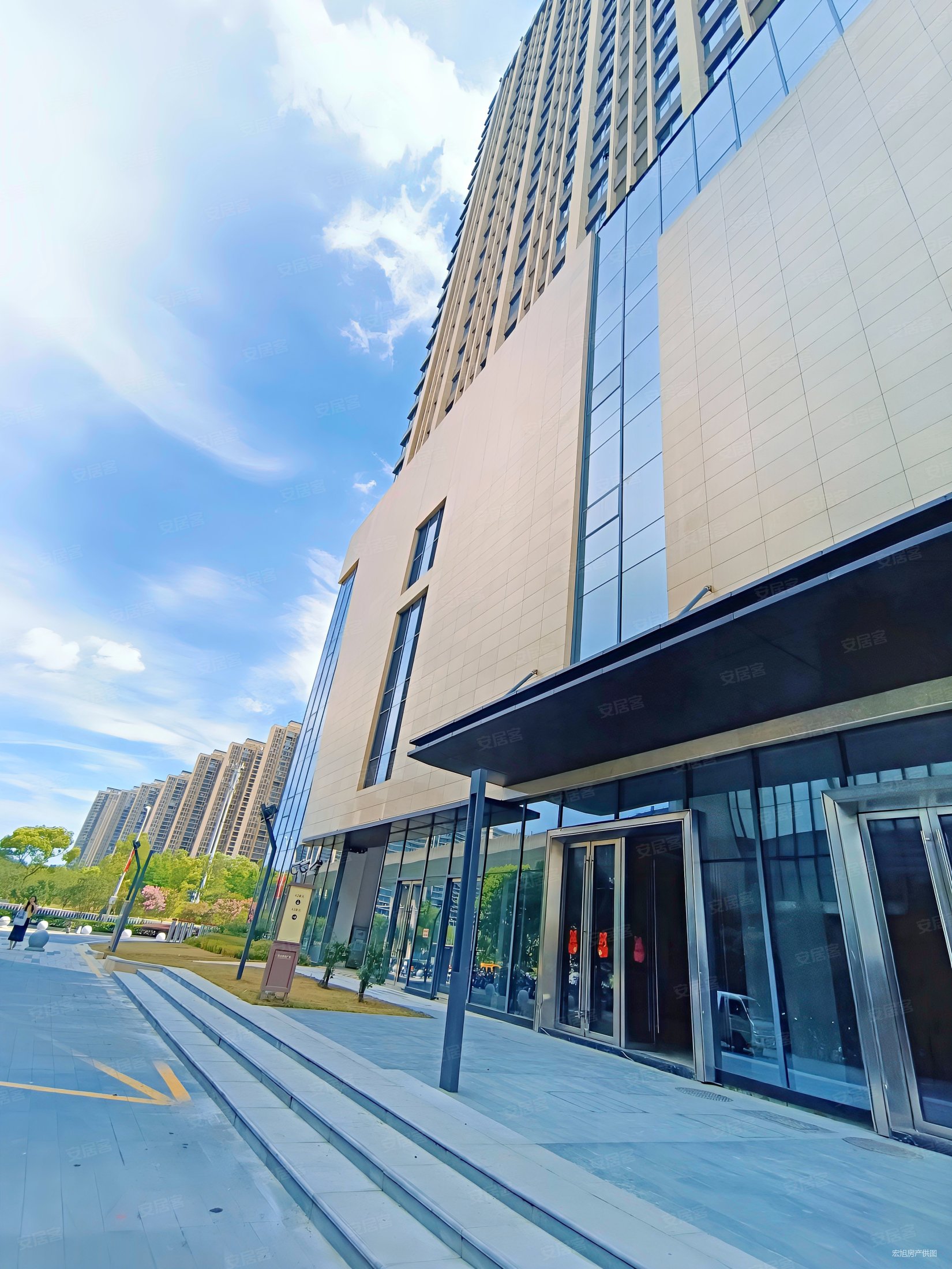 房东包税朝南东边户采光好悦尚奥莱旁天一地铁口天一公馆公寓