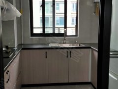 江澜桂语电梯房3室精装修，拎包入住1700