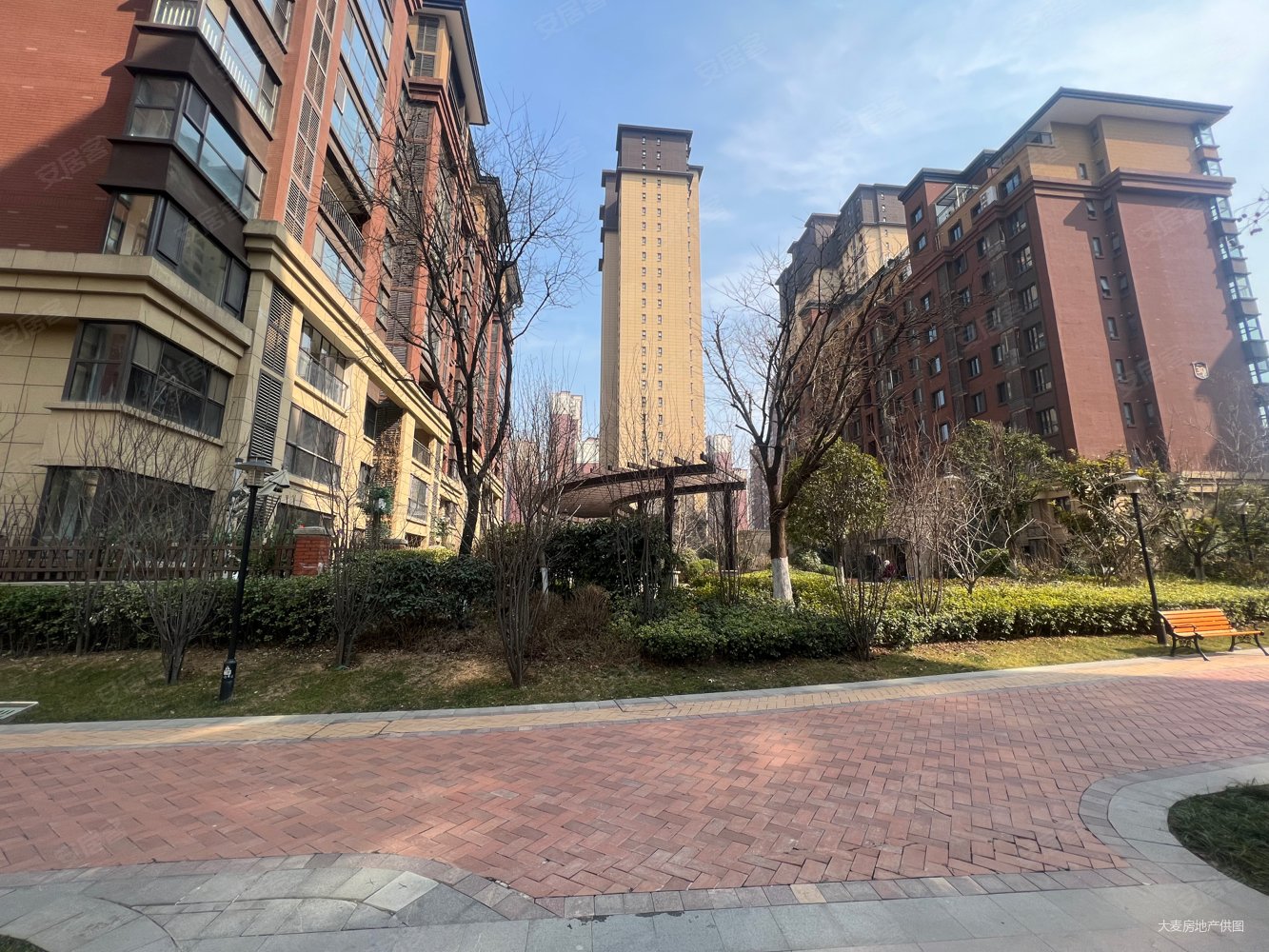 曲江四小对面三迪枫丹大三室满三满二大横厅业主自己住