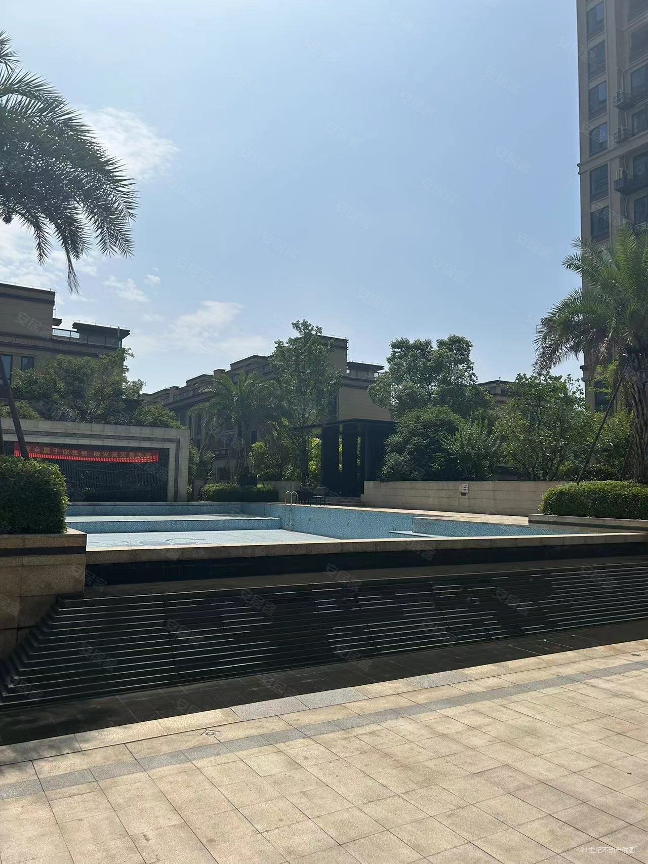 龙港华鸿中央原墅4室2厅2卫118.27㎡南北127.8万