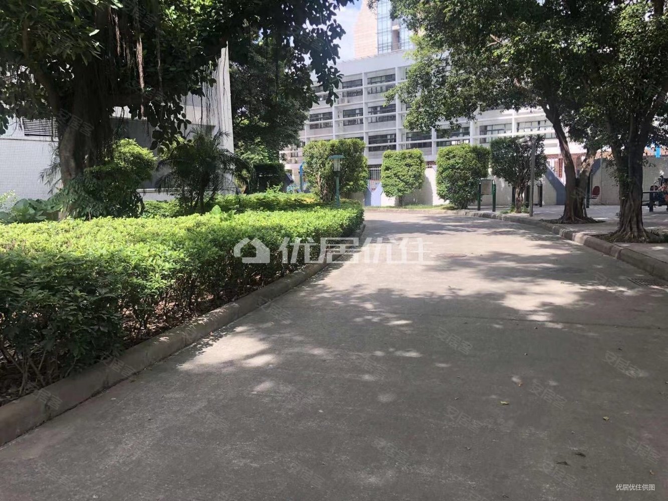 佳信花园4室2厅2卫127.33㎡南北928万